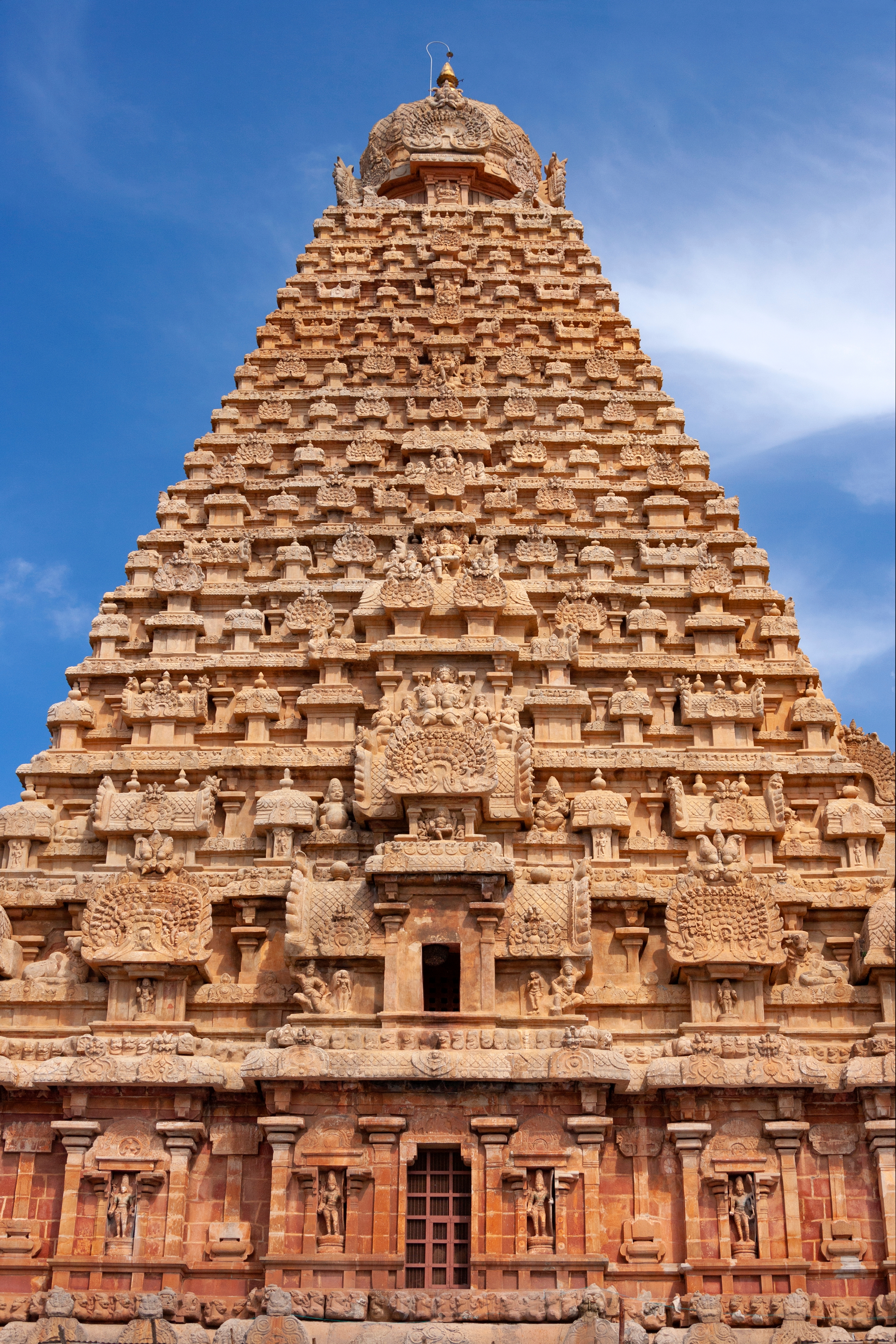 Brihadishvera Hindu Temple - Thanjavur - India
